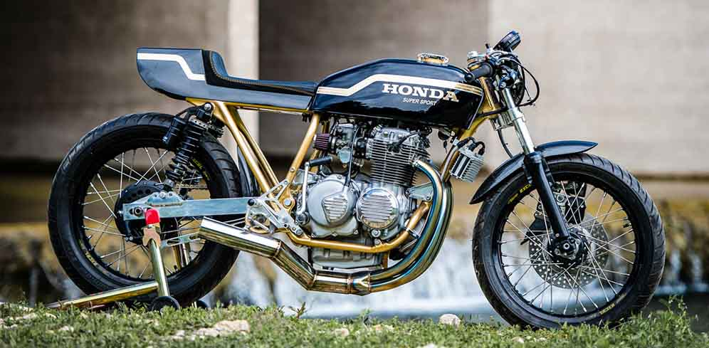 Honda CB400F Mencolok Di Pameran Motor